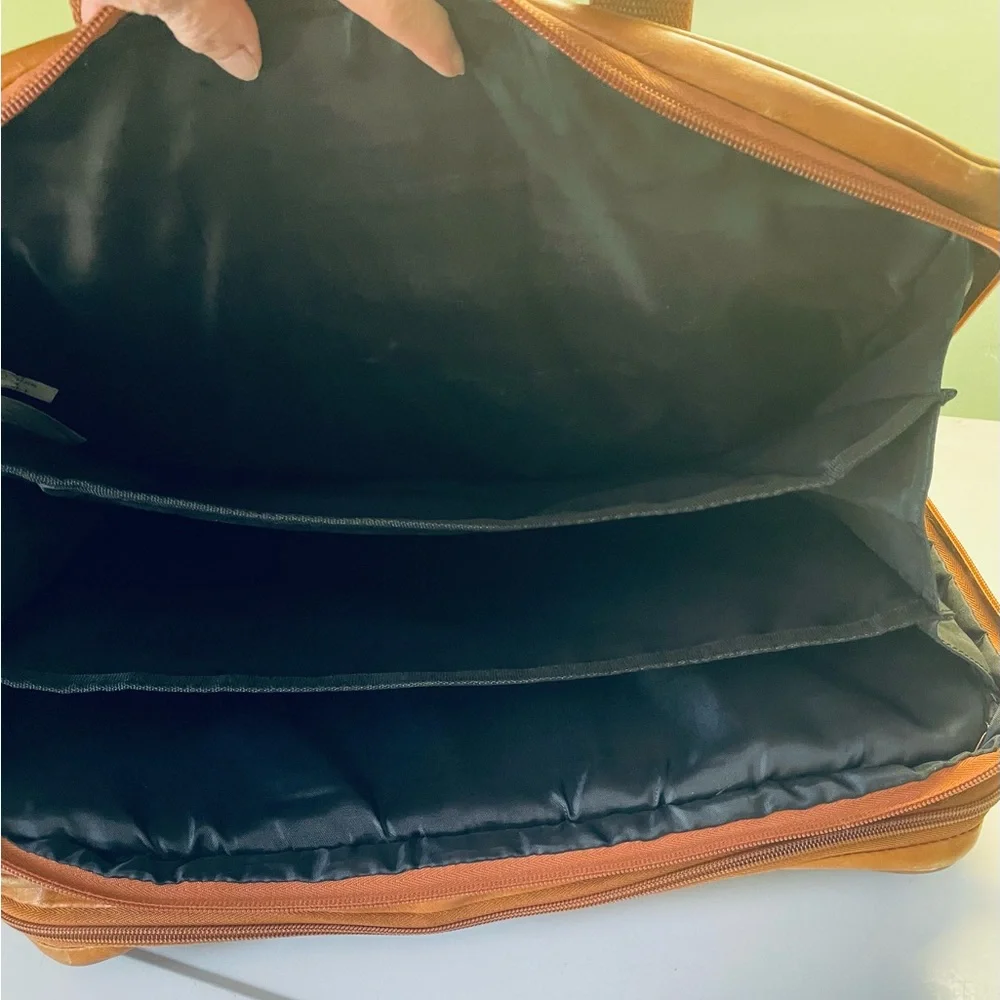 Heritage Briefcase/Laptop Bag leather VTG overnight bag many!! pockets read Desc